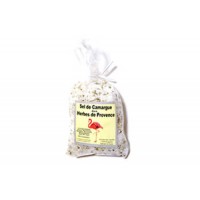 Un sel délicat des salins d'Aigues-Mortes aromatisé aux herbes de Provence. Le sel est originaire des salins d'Aigues-Mortes dans le Gard puis il est aromatisé dans l'atelier d'Eyguieres.